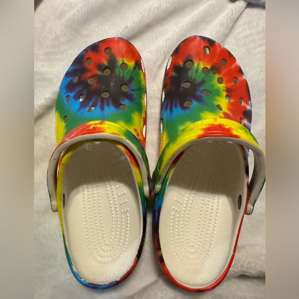 Crocs Classic Tie-Dye Graphic Clogs  W11 M9